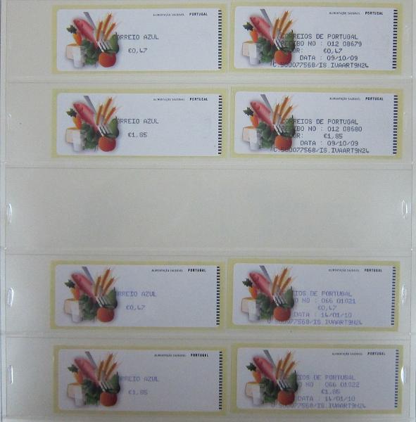 0265 (343).jpg -     Lote:    265      Colecção Especializada - Etiquetas      Lotes Especiais       Descrição:      1981/2010 &mdash; Etiquetas.   Coleção composta por 12 álbuns com etiquetas desde percursoras e Framas até 2010, com provas, erros, FDC's, etiquetas novas e usadas, sobrescritos circulados, variedades de impressão e papéis. Importante estudo. Lote a ver.        Lote ETQ       Valor Base:     &euro; 3000,00     Valor Venda:     &euro;      